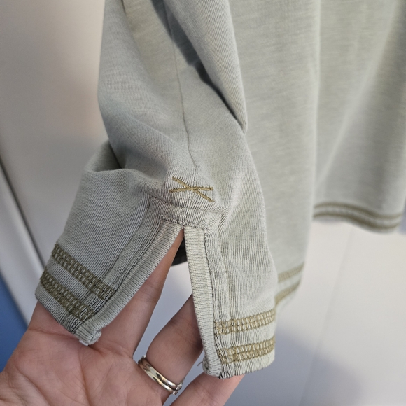 Tommy Bahama Men's Vintage Light Gray Polo Shirt - Size XL - Picture 5 of 6